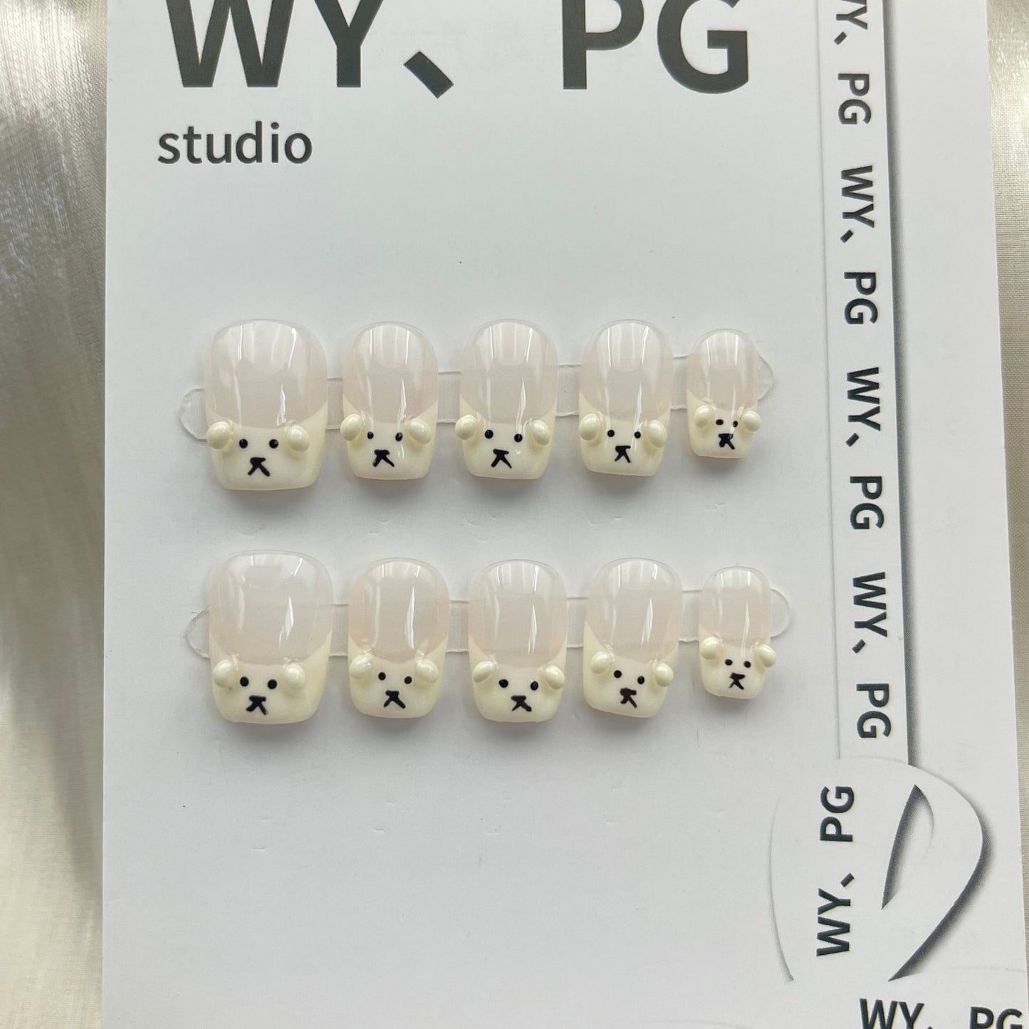 Autocollants pour faux ongles en forme de chat de la collection Wear Boutique