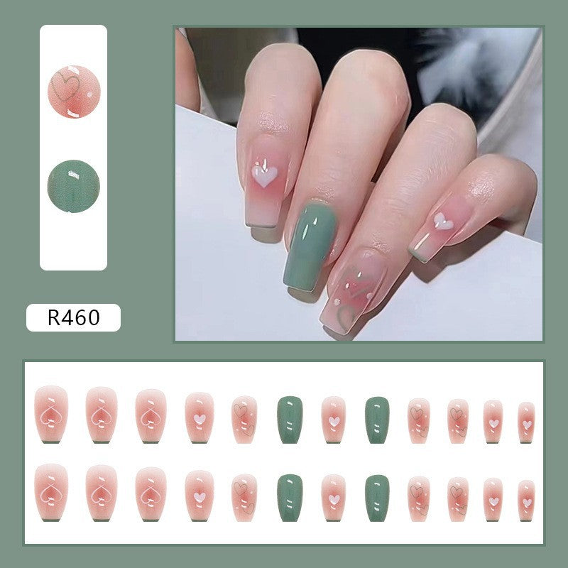 Finitions rigoureusement sélectionnées pour porter un nail art Armor