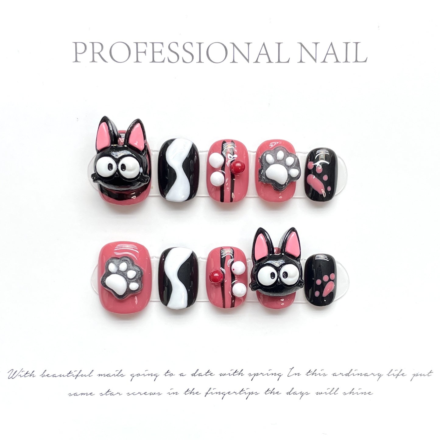 Nail art mignon et cool avec des pattes de chat