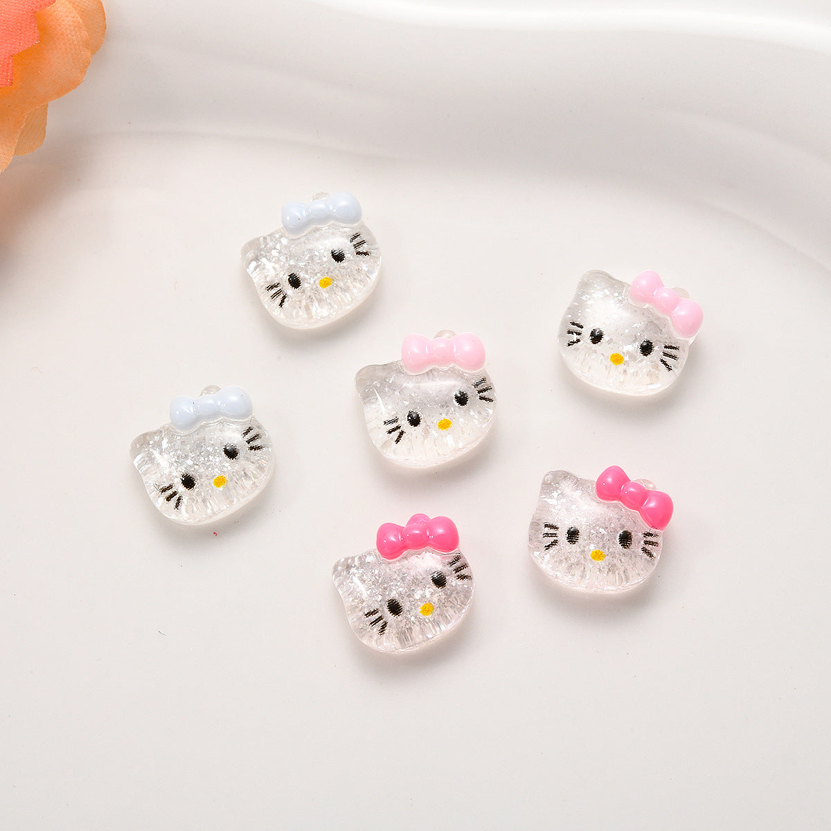 Ornement Hello Kitty mignon dessin animé résine soin des ongles Nail Art