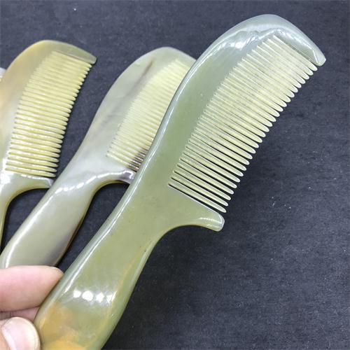 Offrez des brosses et peignes à cheveux en corne de fleur noire en édition limitée