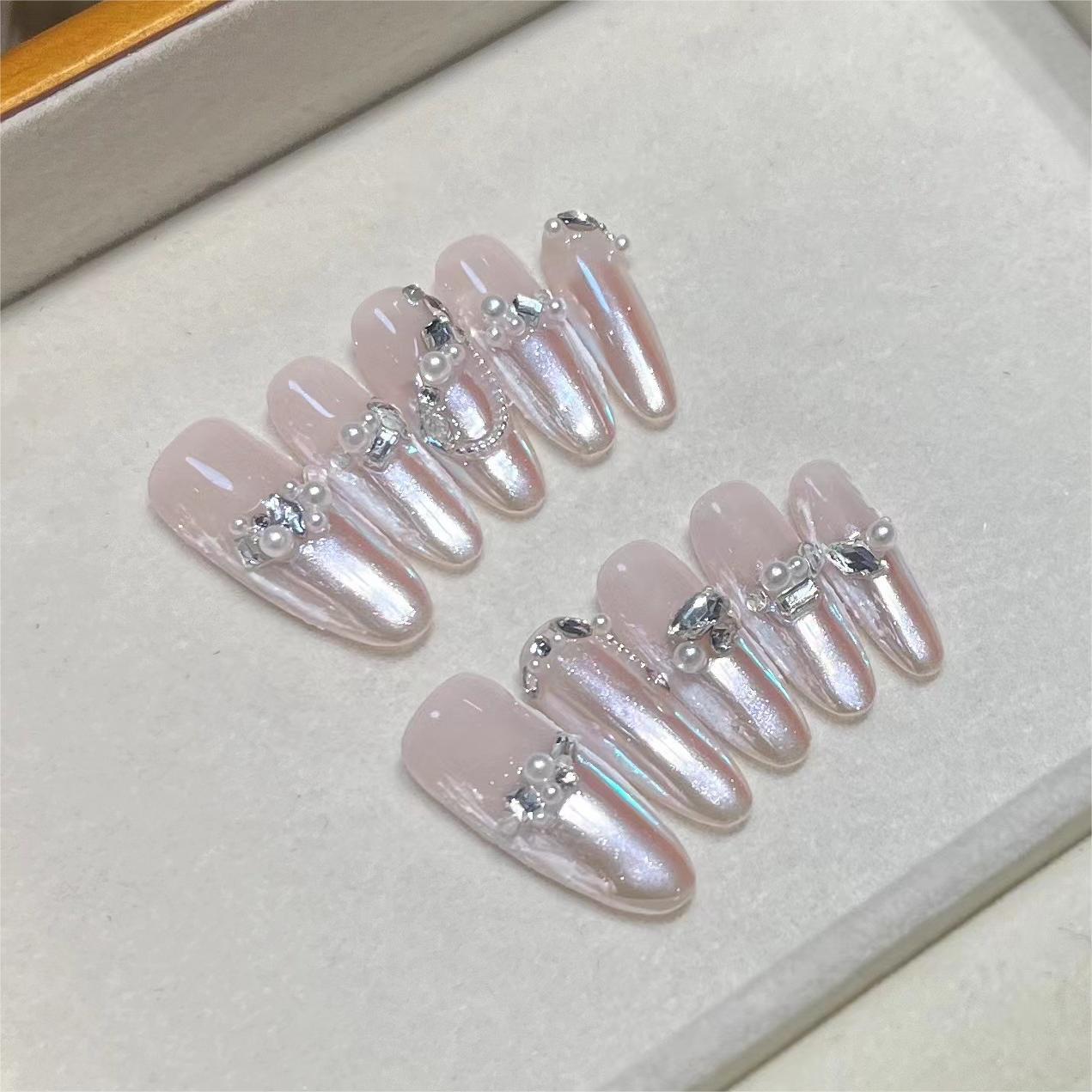 Autocollants pour ongles en plâtre Aurora progressivement variés avec des perles roses et des diamants