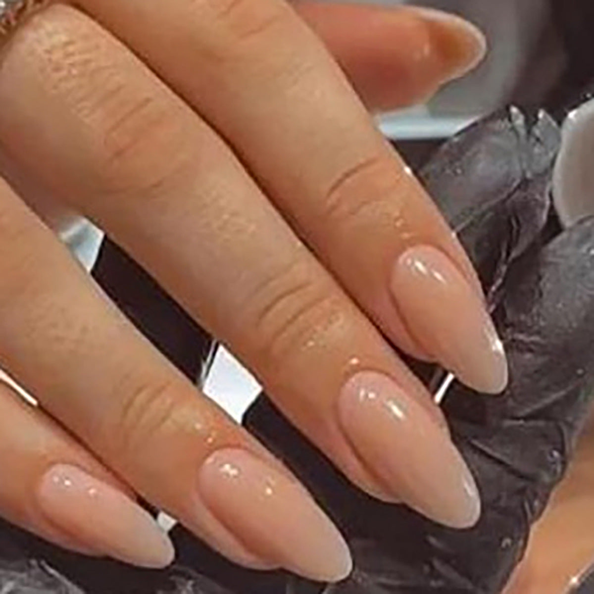 Almond-shaped Wear Tip Solid Color White Nail Art