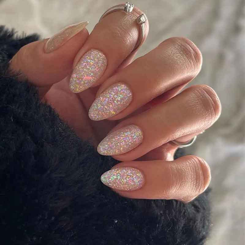 Faux ongles courts et purs en or champagne à paillettes colorées Nail Art