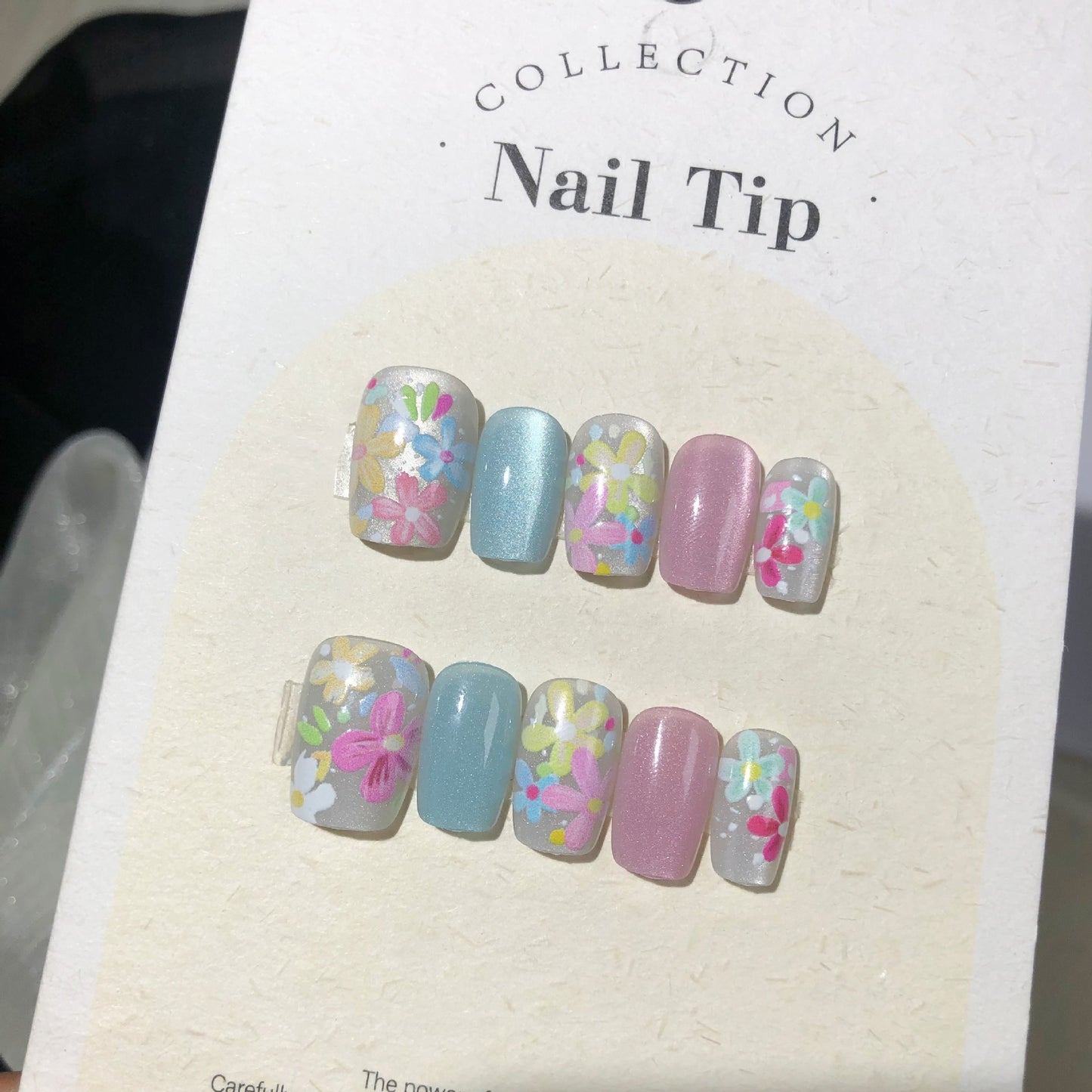 Nail art à la fleur de dopamine fraîchement fait à la main de haute qualité