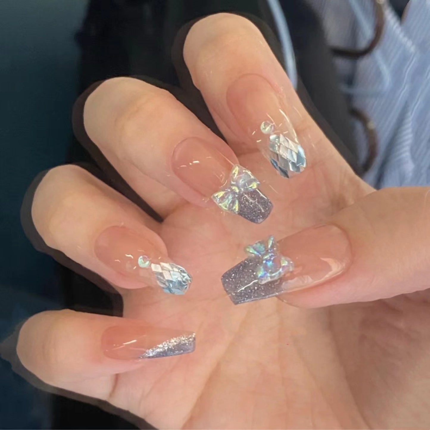 Nail Art Aurora Diamond Flash Blue avec cristaux transparents