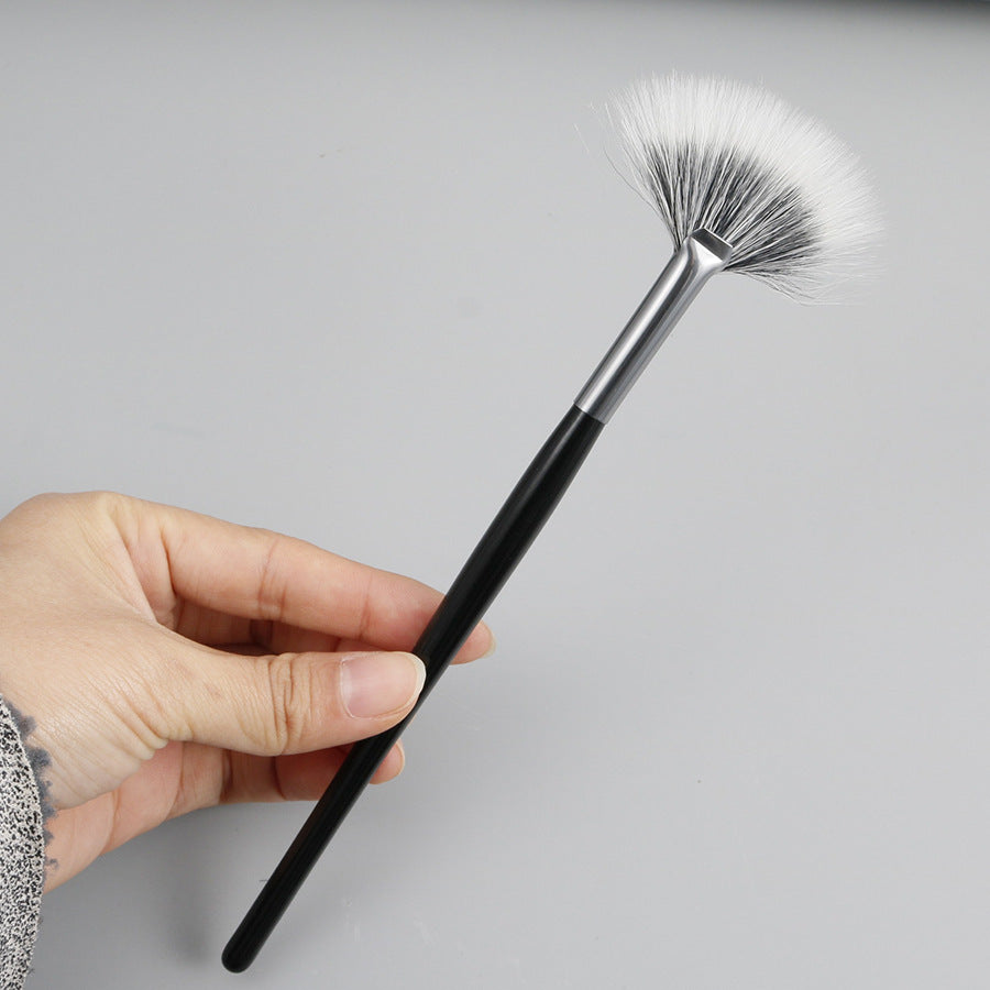 Front Fan-shaped Highlight Brush Powder Animal Small Makeup Brushes Accessories