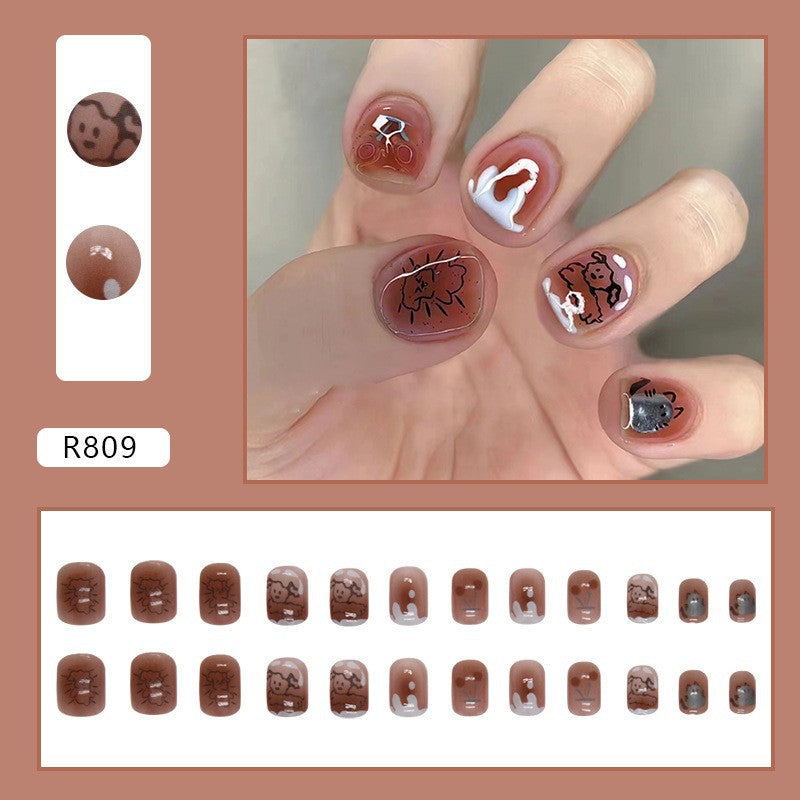 Finitions rigoureusement sélectionnées pour porter un nail art Armor