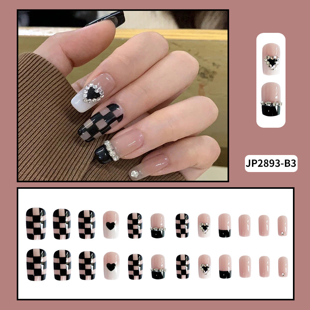 Nail Art avec patch de fleurs étoilées mi-longues