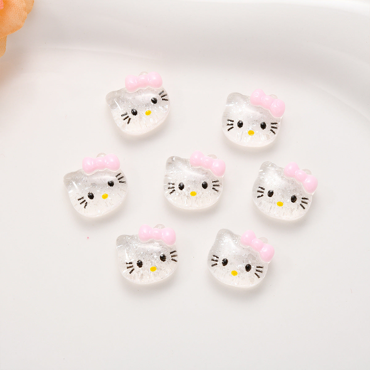 Ornement Hello Kitty mignon dessin animé résine soin des ongles Nail Art